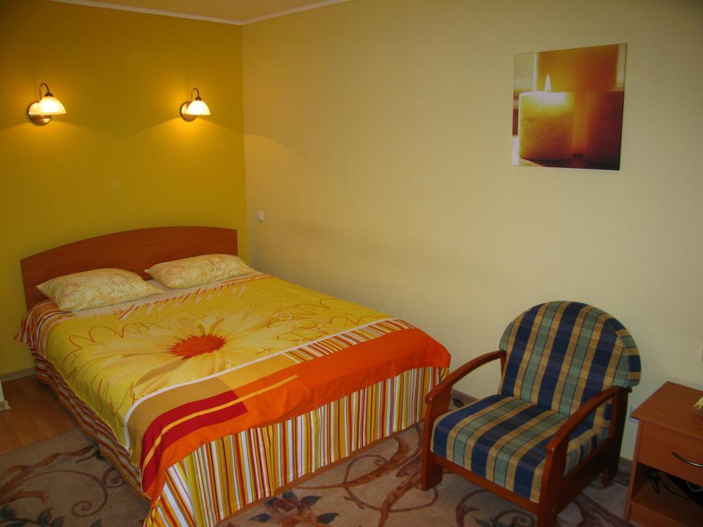 קייב Hotel Service Predslava On Antonovicha Street חדר תמונה