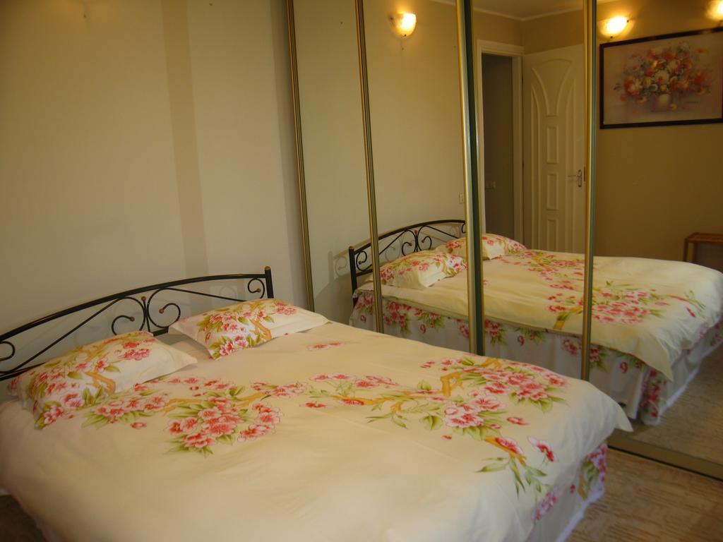 קייב Hotel Service Predslava On Antonovicha Street חדר תמונה