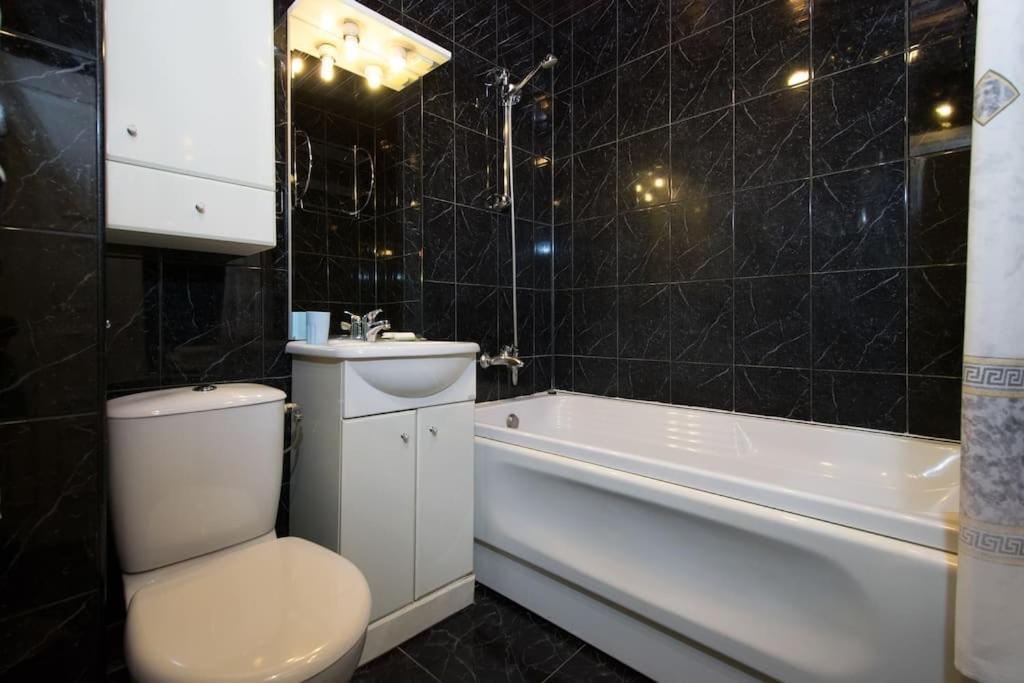 קייב Hotel Service Predslava On Antonovicha Street מראה חיצוני תמונה